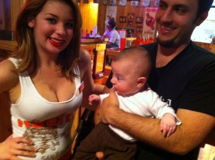 Kids Love Boobs (25 pics)