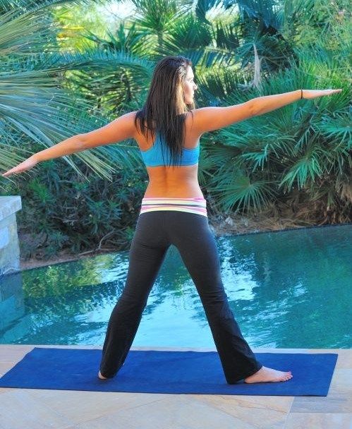 Girls in Yoga Pants (45 pics)