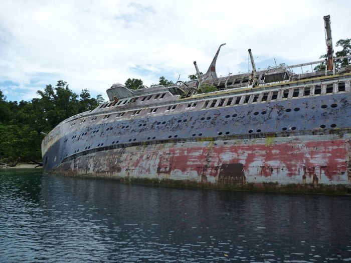 photos of abandoned cruise ships