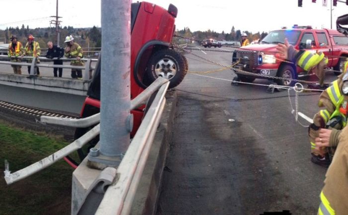 Very Lucky Drunk Driver (7 pics)