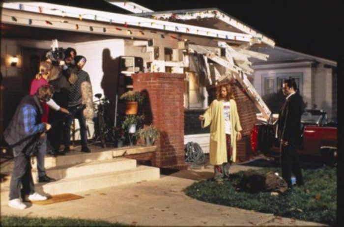 Behind the Scenes of "Pulp Fiction" (16 pics)