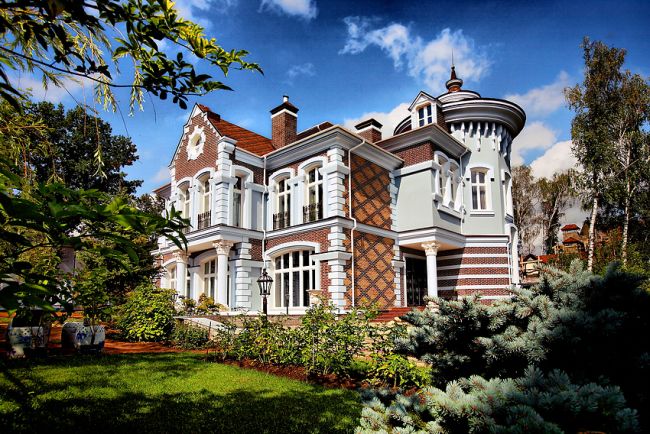 Homes of the Rich Russians (150 pics)