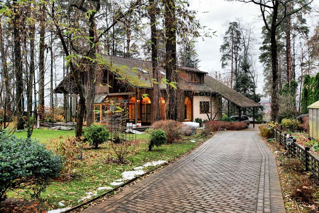 Homes of the Rich Russians (150 pics)