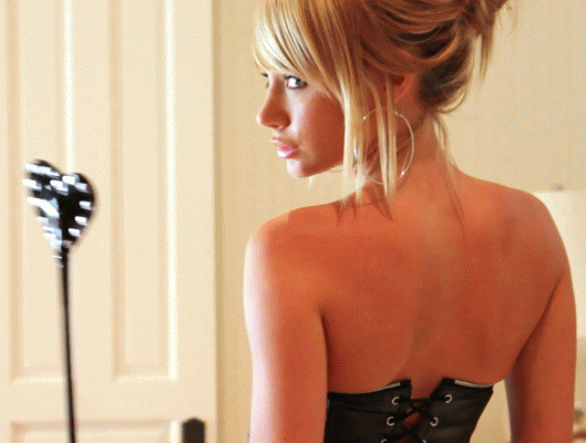 Sexy Sara Jean Underwood (24 gifs)