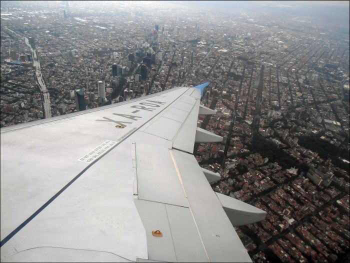 Through an Airplane Window (50 pics)
