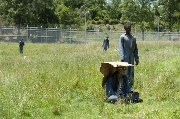 Behind the Scenes of  “The Walking Dead” (50 pics)