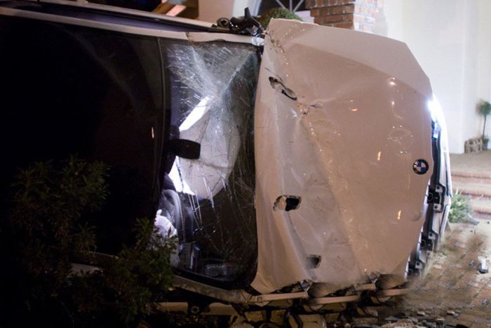 Wrong Way to Park Your Car after a Party (9 pics)
