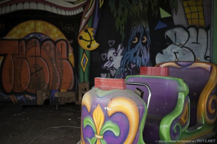 Abandoned Six Flags in New Orleans. Part 2 (73 pics)