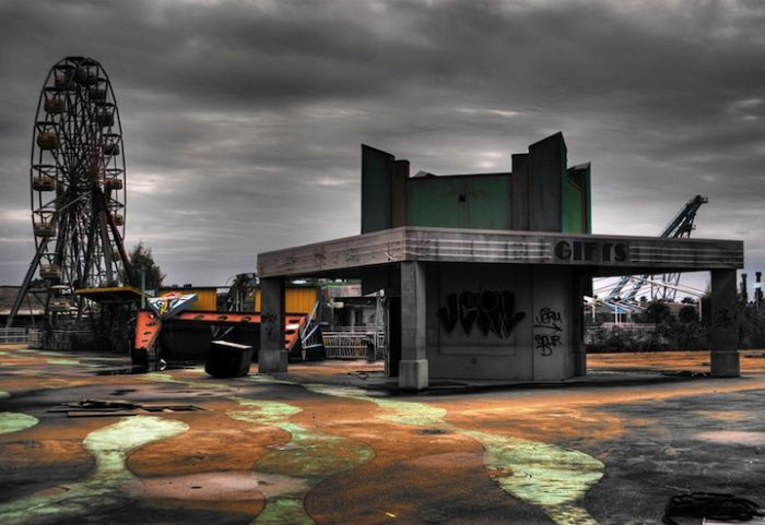 Abandoned Six Flags in New Orleans. Part 2 (73 pics)