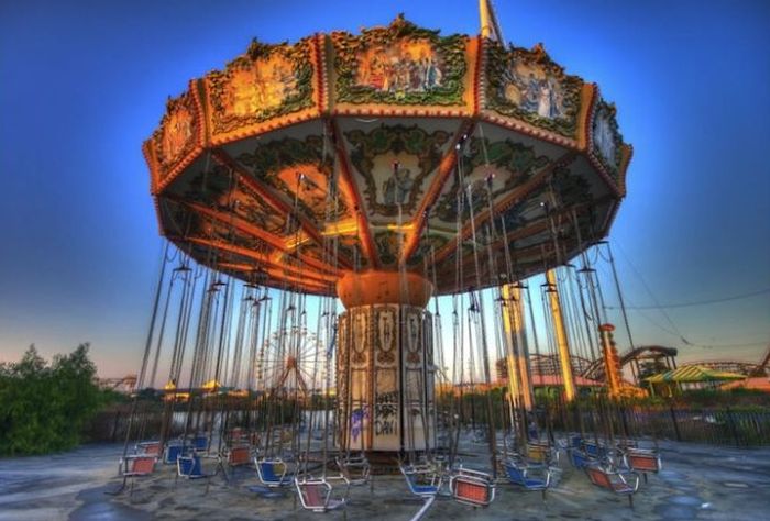 Abandoned Six Flags in New Orleans. Part 2 (73 pics)