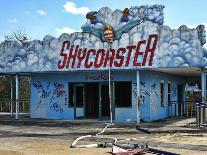 Abandoned Six Flags in New Orleans. Part 2 (73 pics)