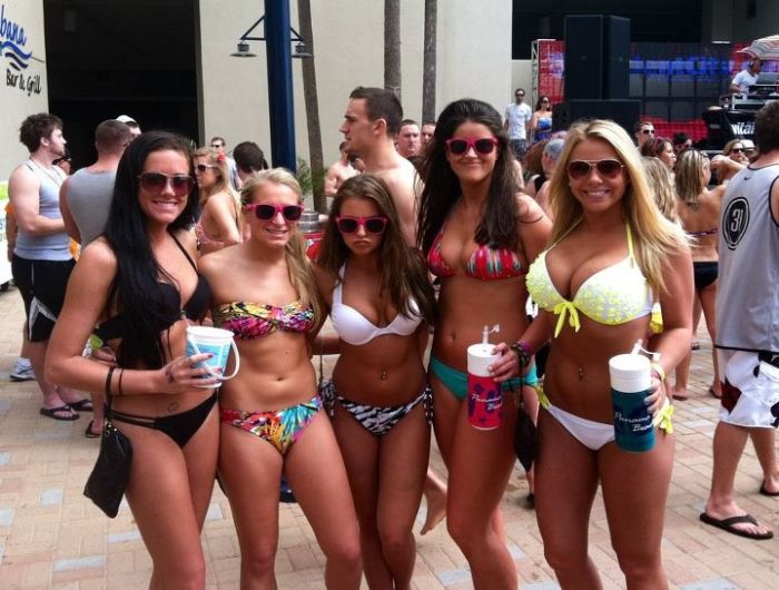 Sexy Groups Of Teens In Bikinis Naked
