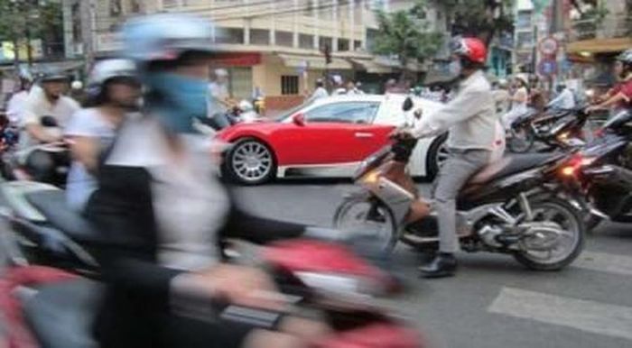 Supercars in Vietnam (28 pics)