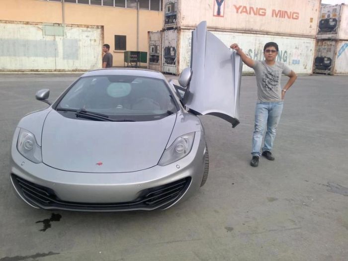 Supercars in Vietnam (28 pics)