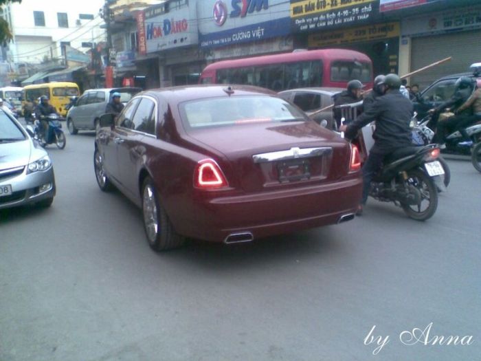 Supercars in Vietnam (28 pics)
