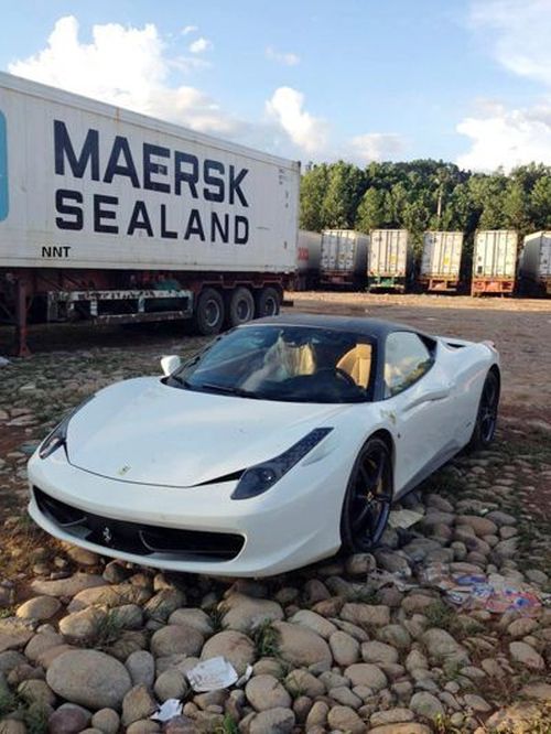 Supercars in Vietnam (28 pics)