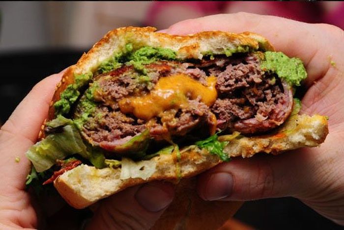Yummy Burger (10 pics)