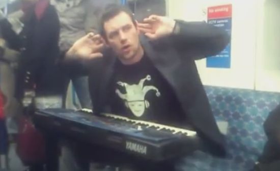 Awesome Synthesizer Performance Skills on Subway