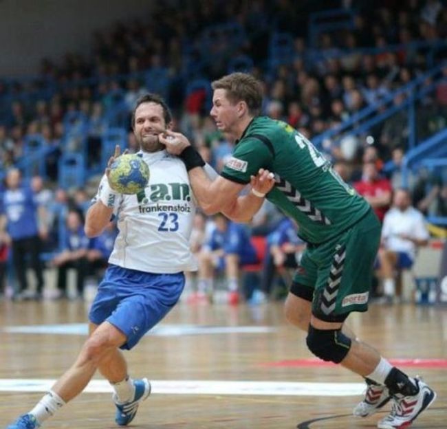 Perfectly Timed Sports Photos (40 pics)