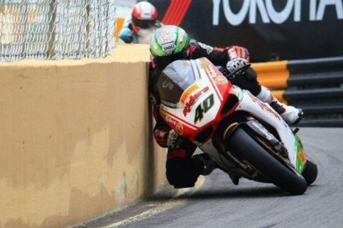 Perfectly Timed Sports Photos (40 pics)