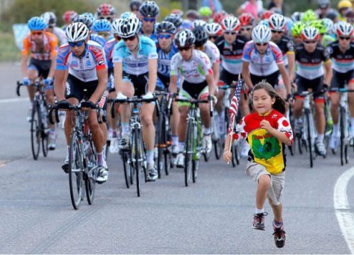 Perfectly Timed Sports Photos (40 pics)