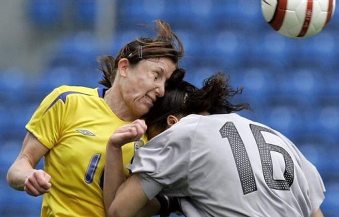 Perfectly Timed Sports Photos (40 pics)