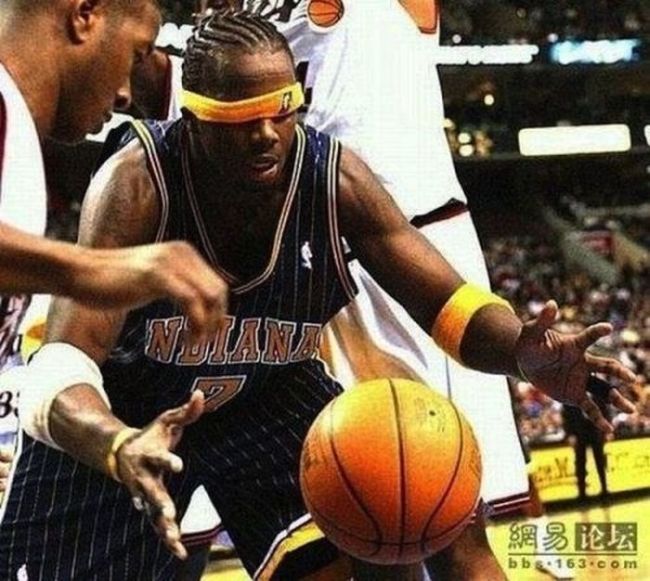 Perfectly Timed Sports Photos (40 pics)