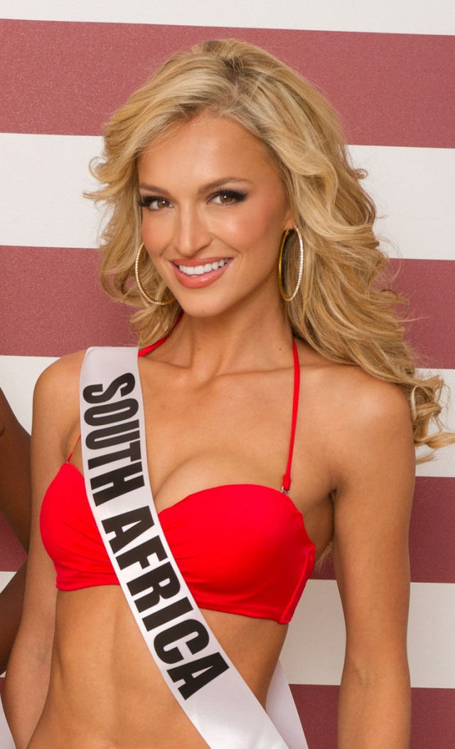 Miss Universe 2012 Bikini Photos (24 pics)