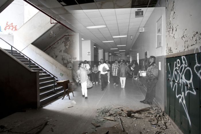 Abandoned Detroit School. Then and Now (9 pics)