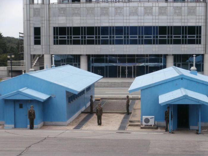 Visiting North Korea (44 pics)