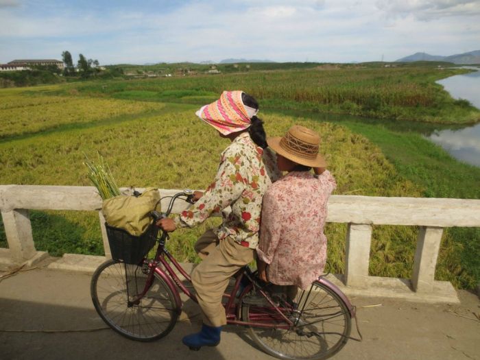 Visiting North Korea (44 pics)