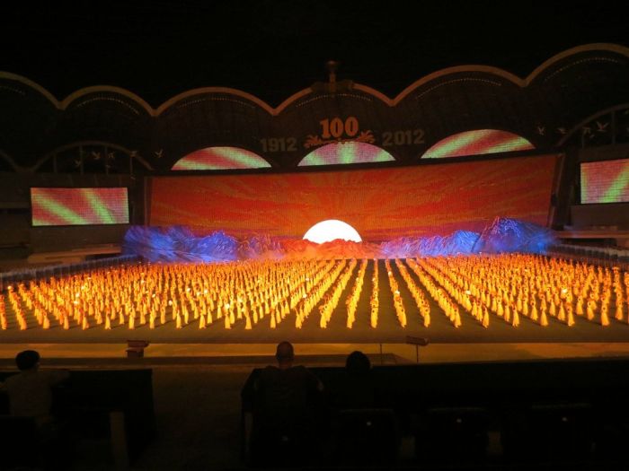 Visiting North Korea (44 pics)