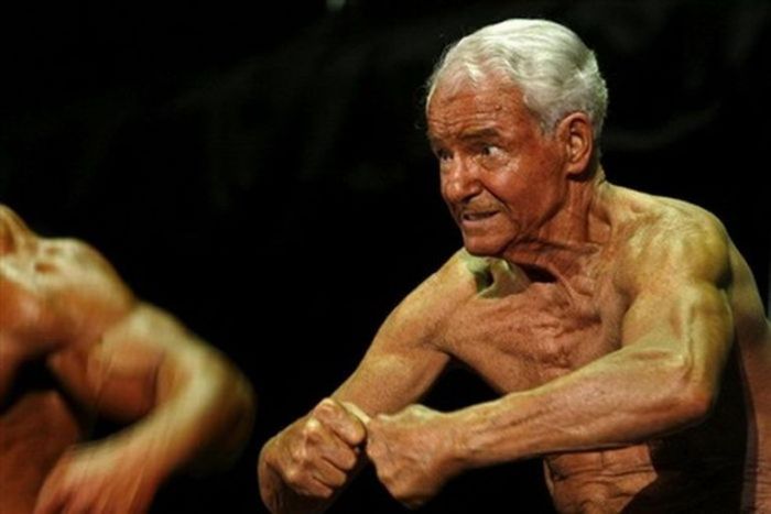 84-Year-Old Weightlifter Ray Moon (9 pics)