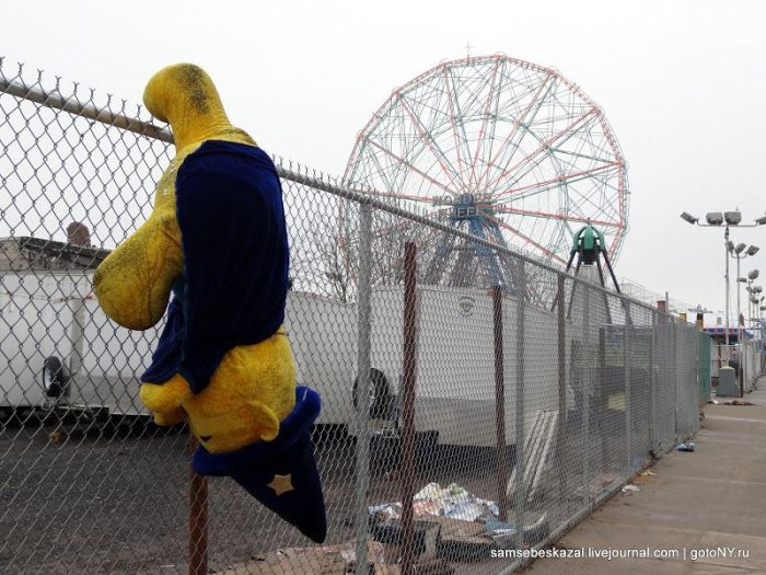 Coney Island 40 Days After Hurricane Sandy (50 pics)