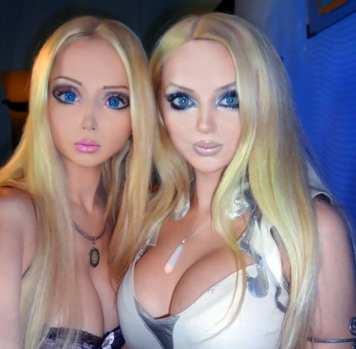 Real-Life Dolls (13 pics)