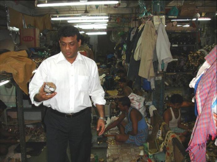 Production of Expensive Shoes in India (17 pics)