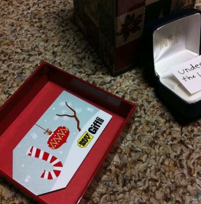 Christmas Trolling for a Girlfriend (5 pics)