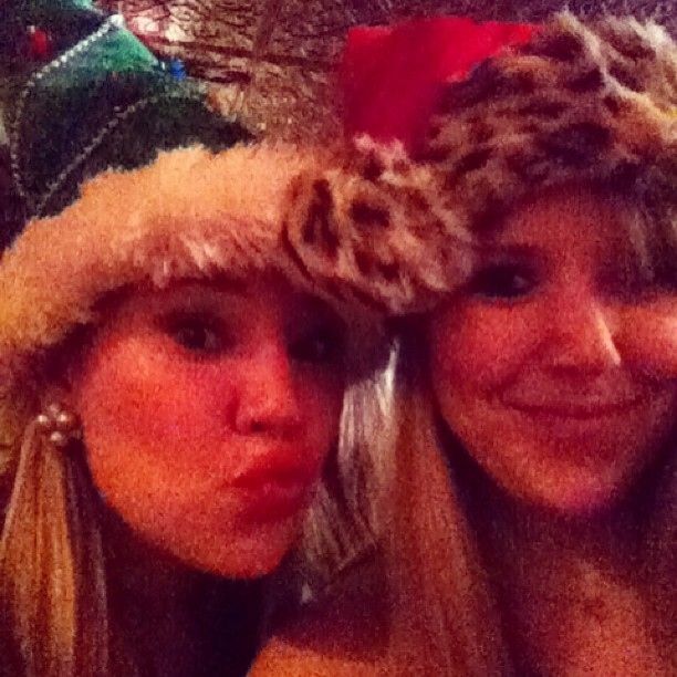 The Duck Faces Of SantaCon (24 pics)
