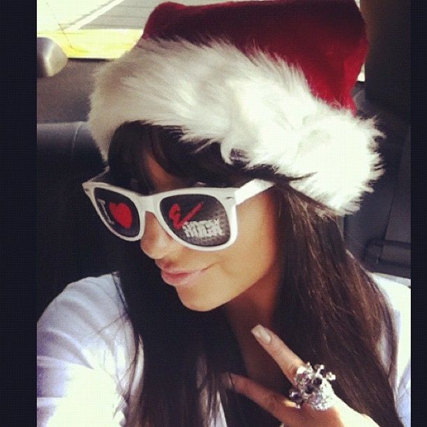 The Duck Faces Of SantaCon (24 pics)