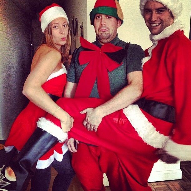 The Duck Faces Of SantaCon (24 pics)