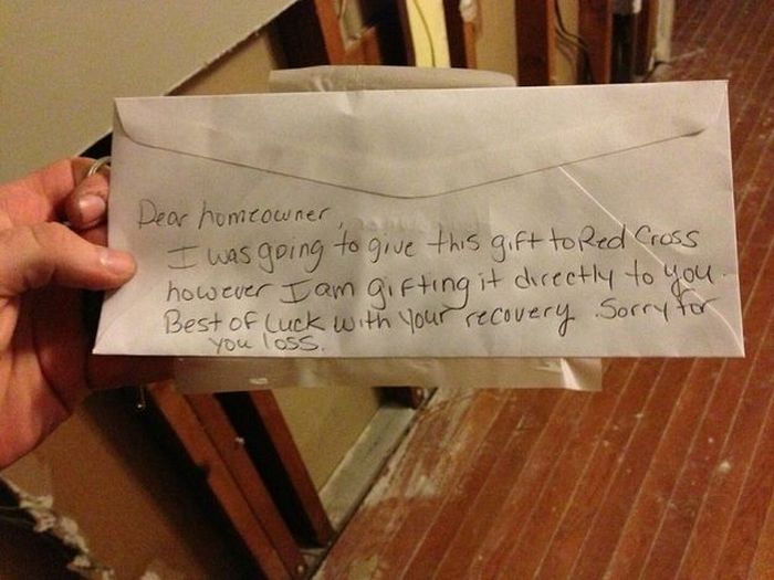 Moments That Restored Our Faith In Humanity This Year (38 pics)