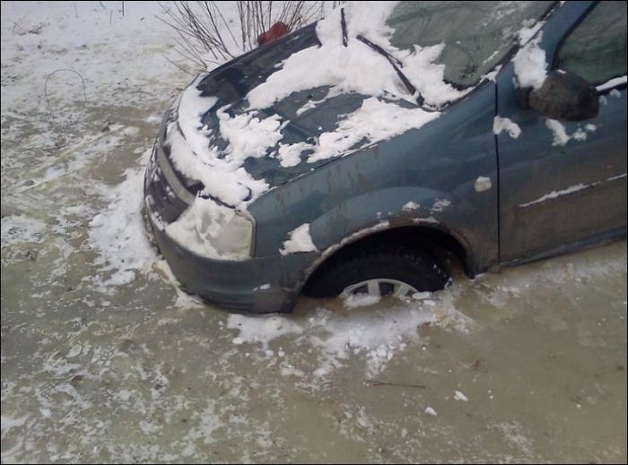 Ice Parking in Russia (3 pics)