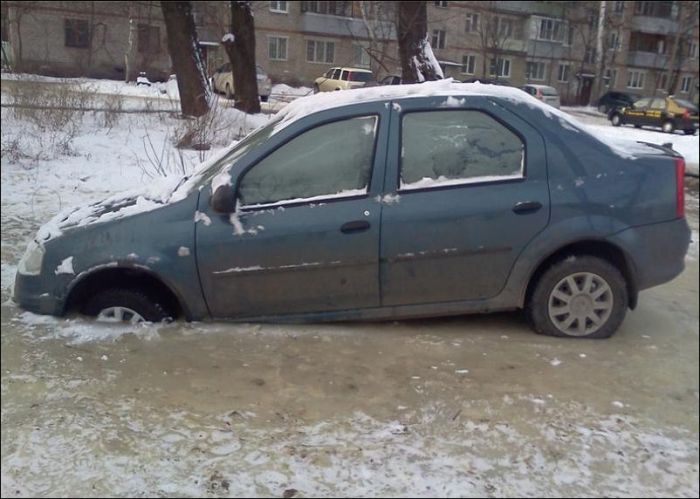 Ice Parking in Russia (3 pics)