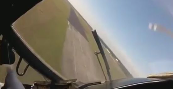 Incredible Plane Landing Skills Performance
