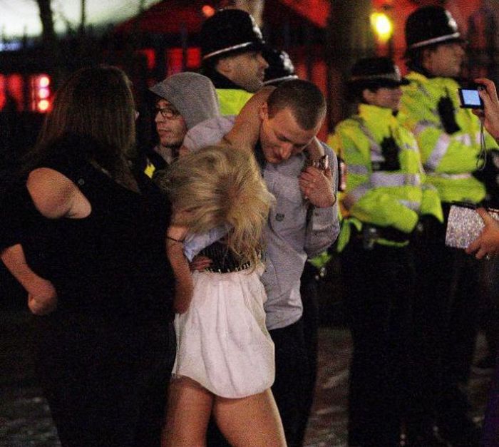 Christmas Drunk Parties in Britain (16 pics)