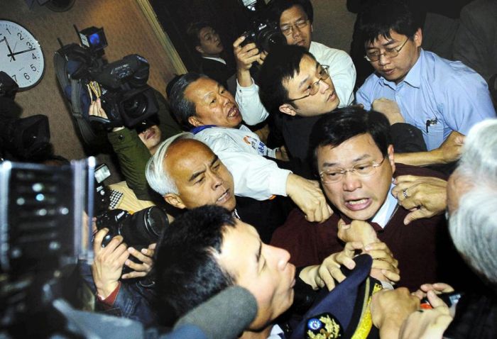 Fighting in the Parliaments (25 pics) Fighting in the Parliaments (25 pics)
