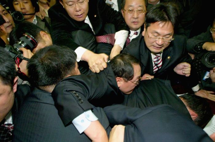 Fighting in the Parliaments (25 pics) Fighting in the Parliaments (25 pics)