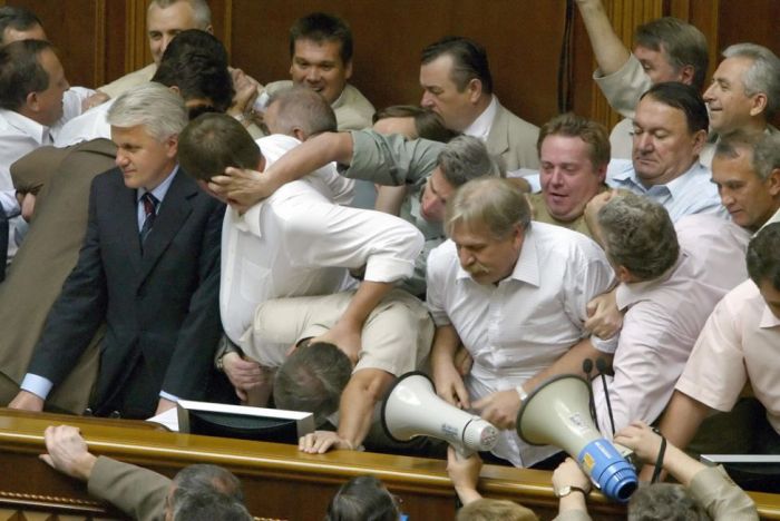 Fighting in the Parliaments (25 pics) Fighting in the Parliaments (25 pics)