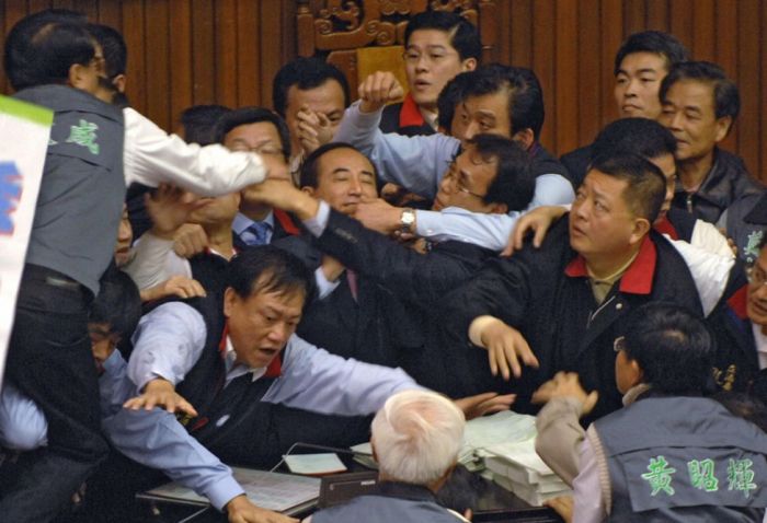 Fighting in the Parliaments (25 pics) Fighting in the Parliaments (25 pics)