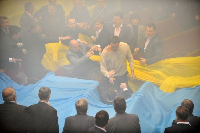 Fighting in the Parliaments (25 pics) Fighting in the Parliaments (25 pics)